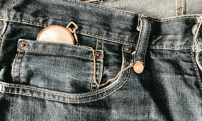 Hoe Verwijder Je Opgedroogde Verfvlekken Uit Je Jeans?